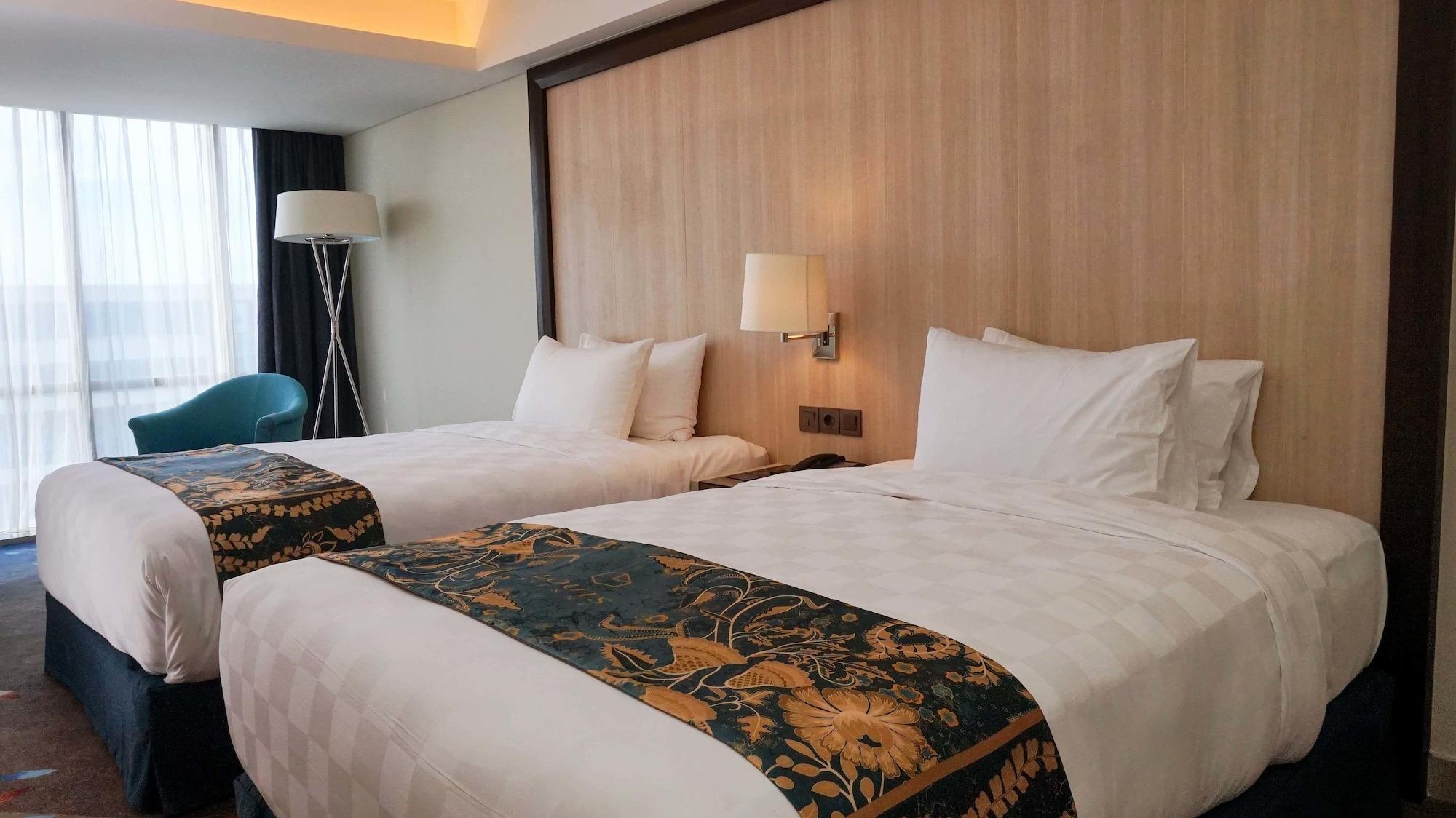 Louis Kienne Hotel Pandanaran Semarang Extérieur photo