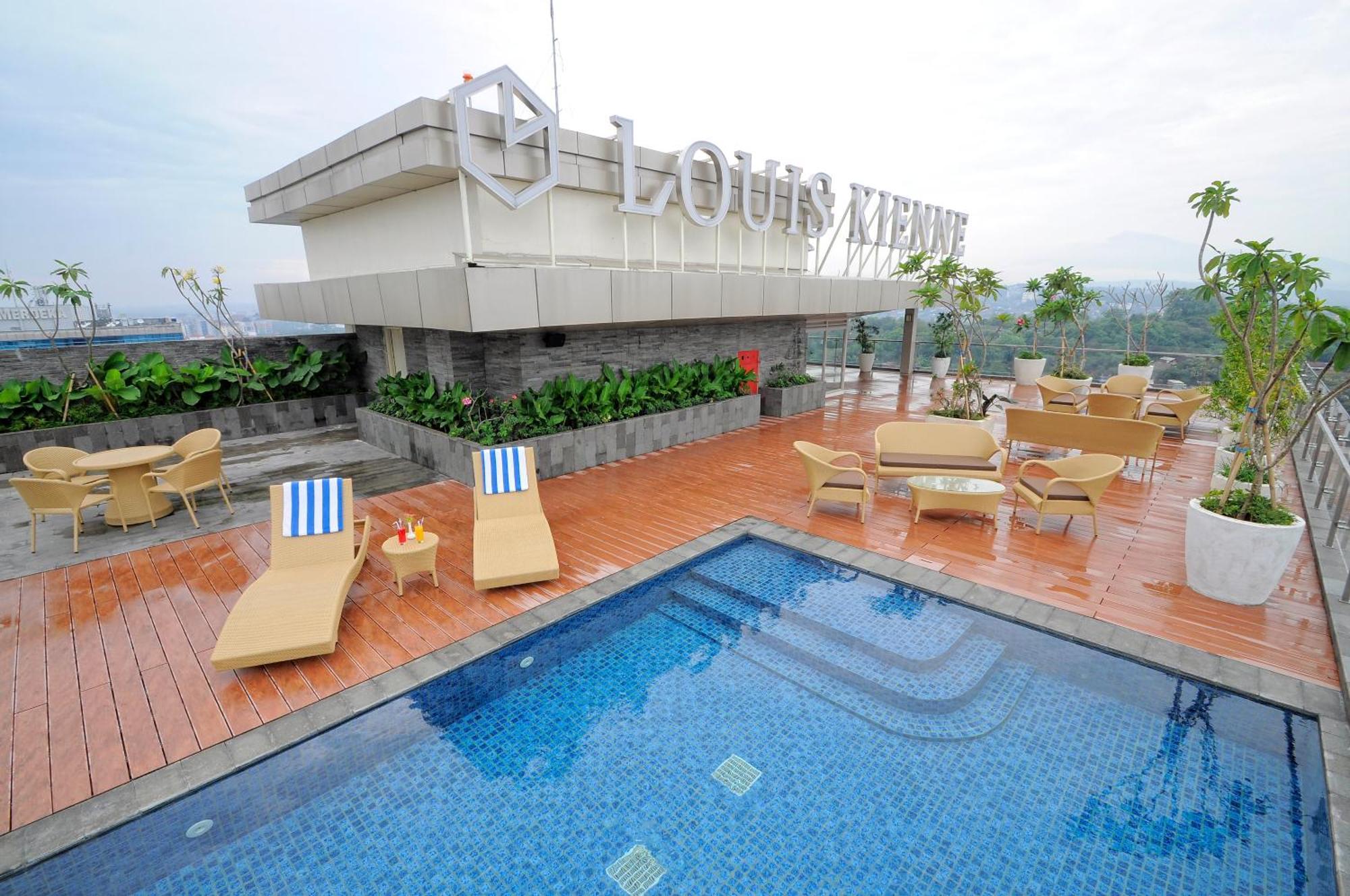 Louis Kienne Hotel Pandanaran Semarang Extérieur photo