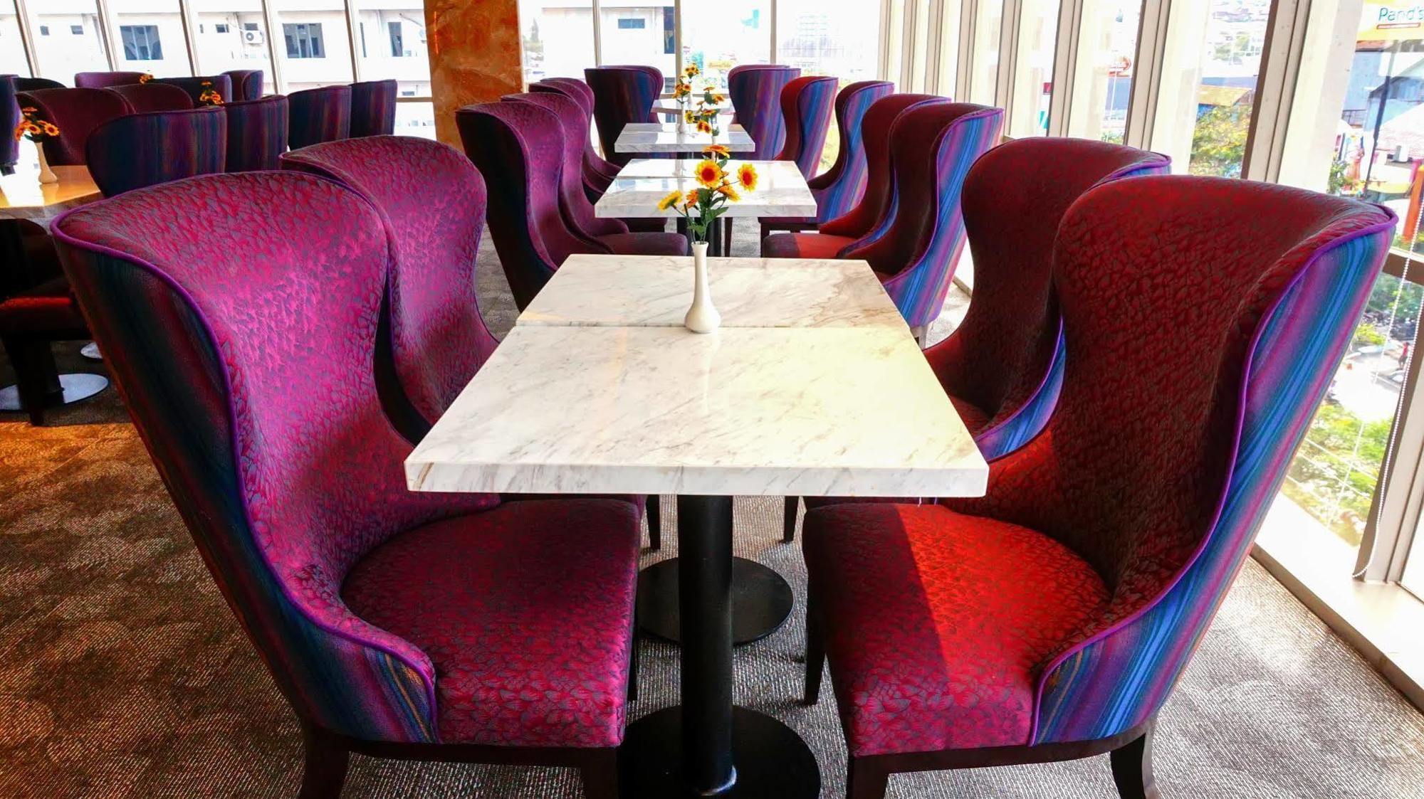 Louis Kienne Hotel Pandanaran Semarang Extérieur photo