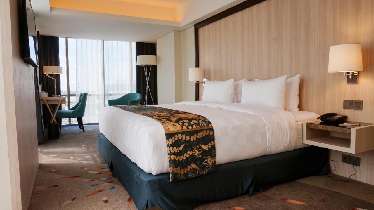 Louis Kienne Hotel Pandanaran Semarang Extérieur photo
